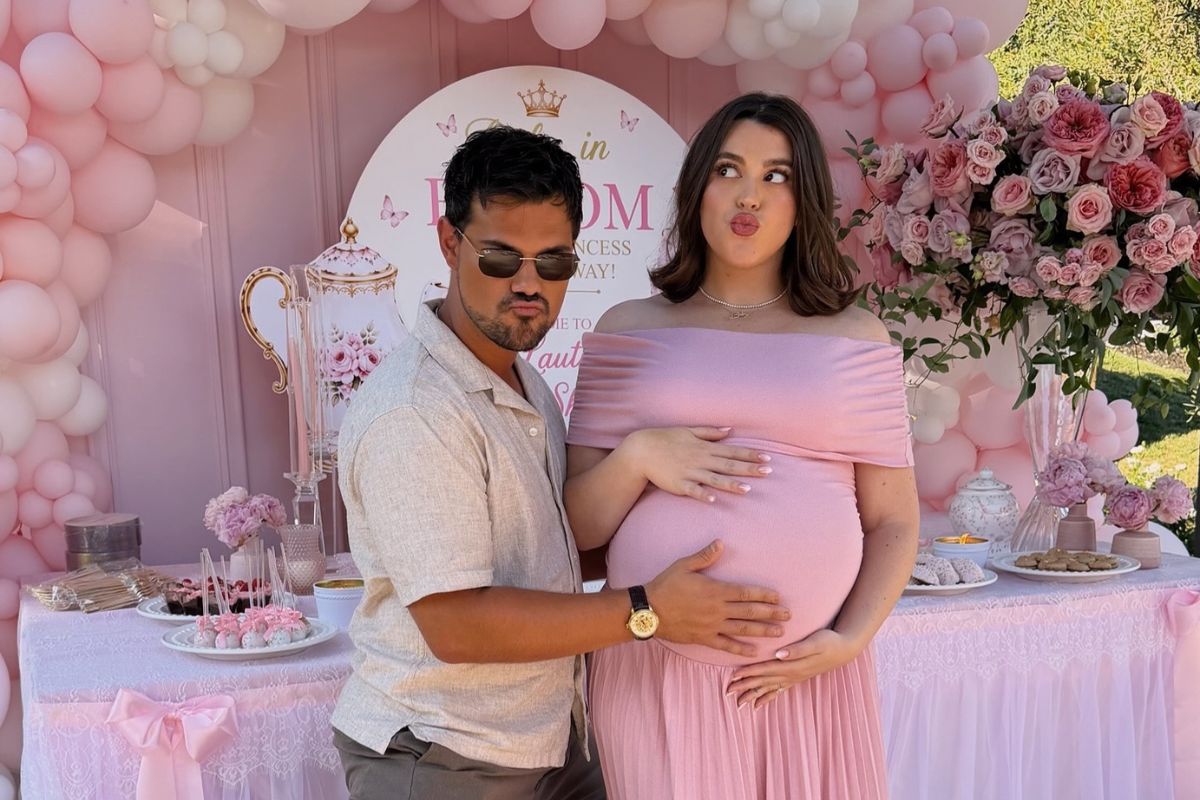Taylor Lautner e esposa mostram fotos do chá de bebê da primeira filha