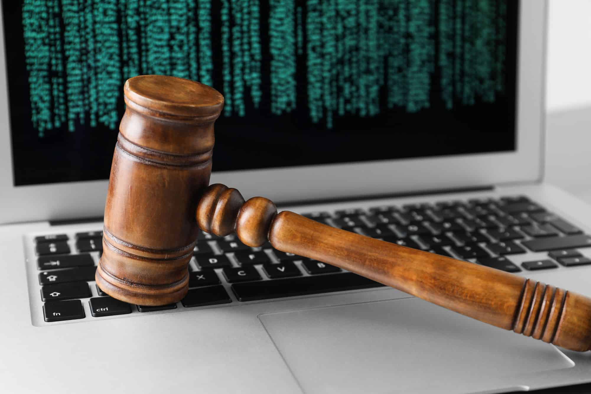 Advogada de IA vence caso inédito em tribunal inglês