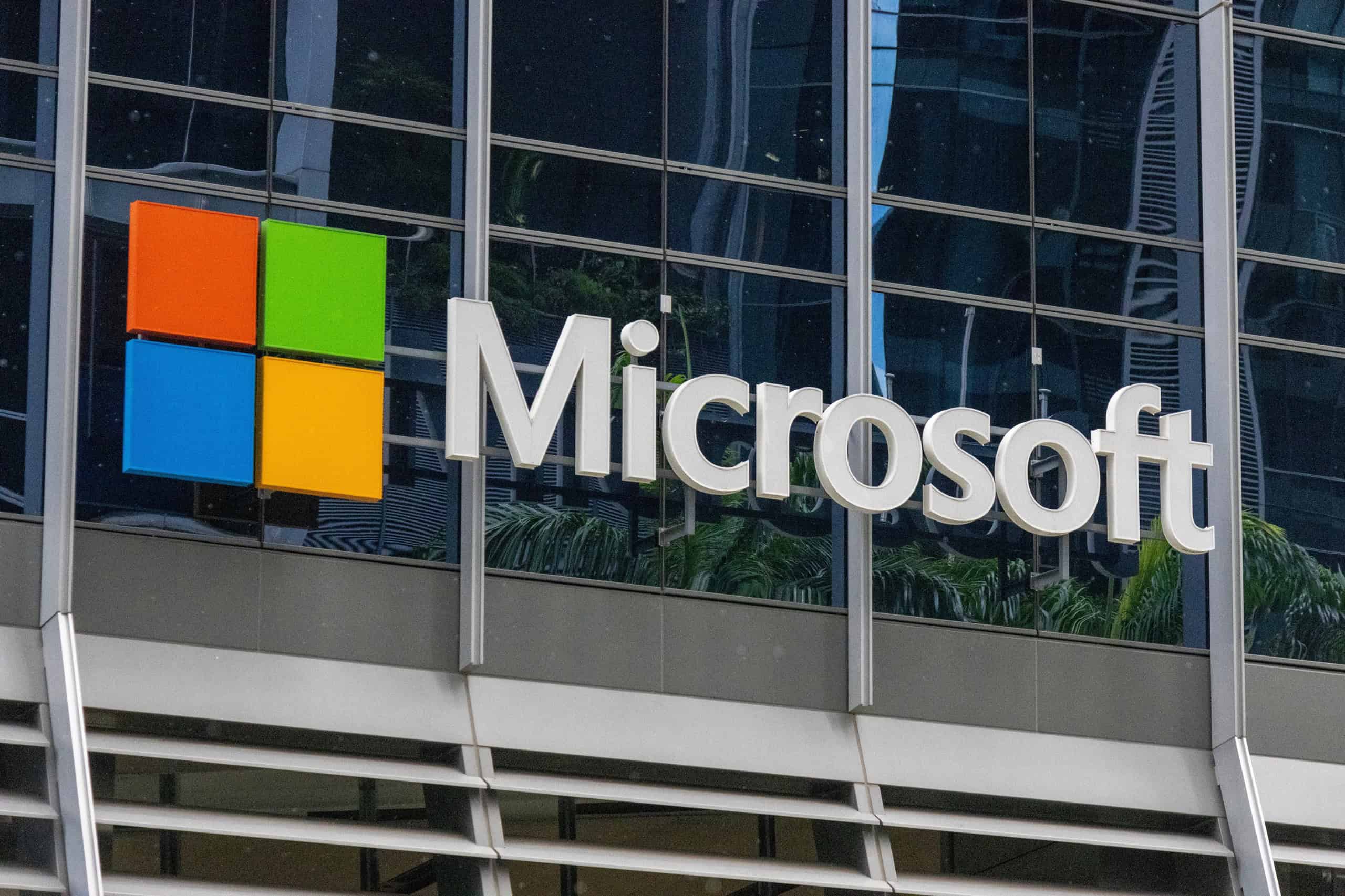 Satya Nadella, da Microsoft, critica concentração da IA e acende alerta no setor