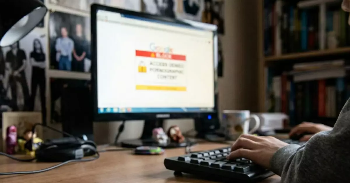 Governo inicia monitoramento de sites com conteúdo pornográfico para impedir acesso de menores