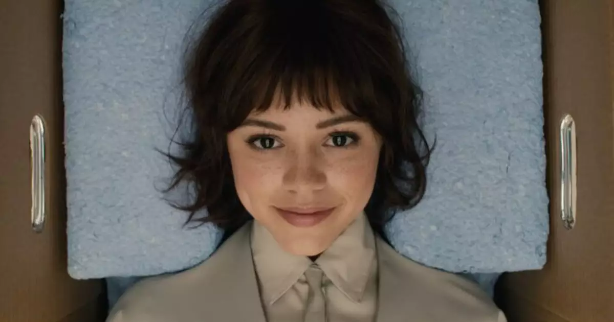 'Klara e o Sol': Jenna Ortega vive robô que desafia limites para salvar adolescente