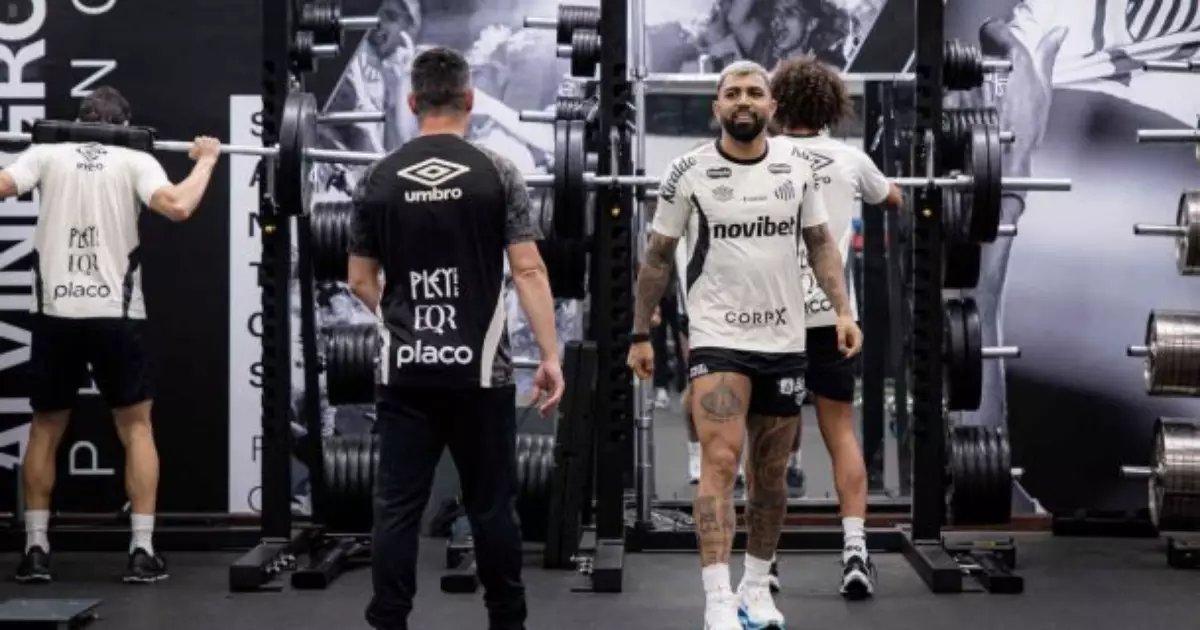 Após cancelar viagem a Portugal, Santos estuda amistosos antes da volta do Brasileirão