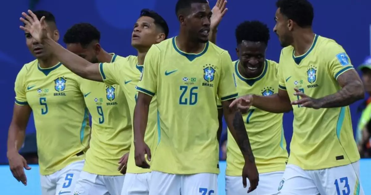 Ancelotti destaca ajuda de Neymar e ressalta o futebol da Seleção: ‘Agora jogando bonito’