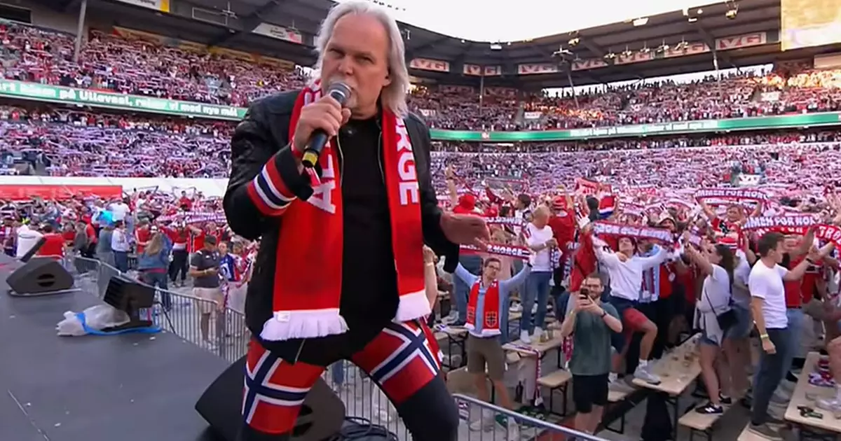 Ovelha? Famoso vocalista de metal da Noruega aparece cantando na CazéTV