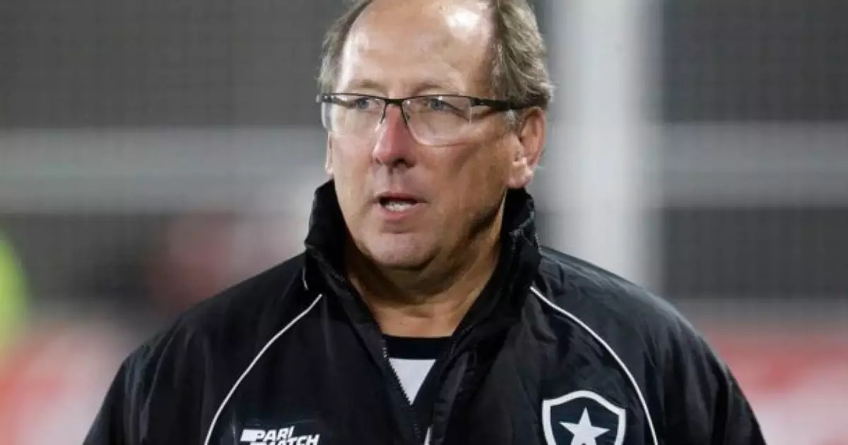 Botafogo oficializa saída definitiva de John Textor do Conselho da SAF