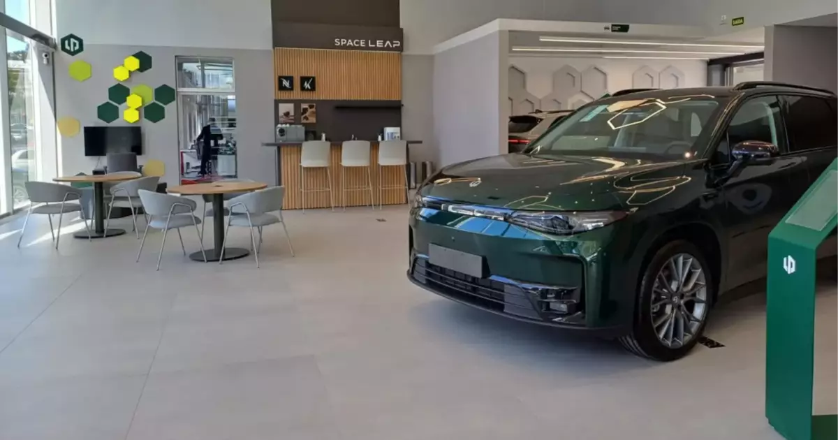 Leapmotor acelera expansão e abrirá 20 concessionárias em apenas dois meses no Brasil