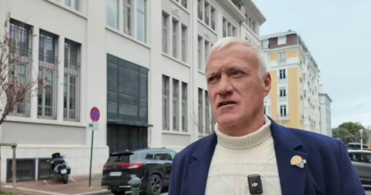 A mansão de R$ 18 milhões de Didier Deschamps: hoje técnico da França na Copa 2026, ex-jogador tem um 'palácio' com vista para o oceano em exclusiva e tranquila cidade francesa da Côte d'Azur