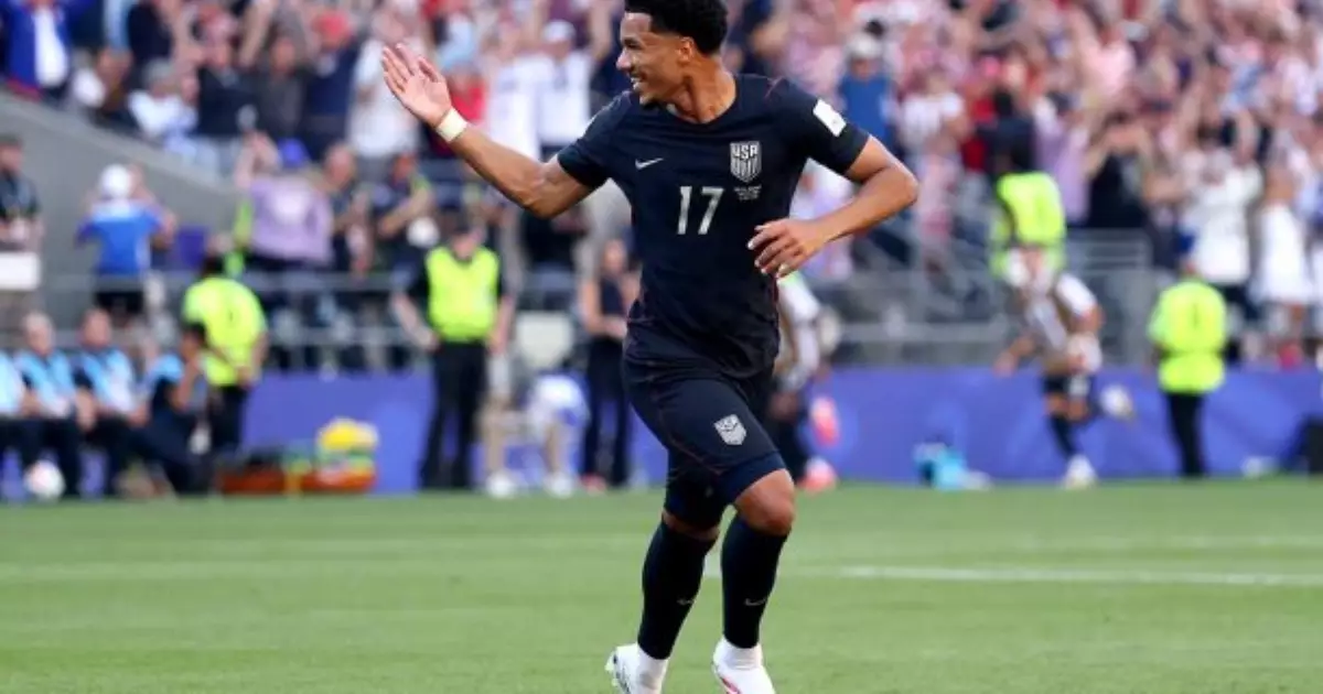 Tillman iguala marca de Pelé e Messi em Mundiais