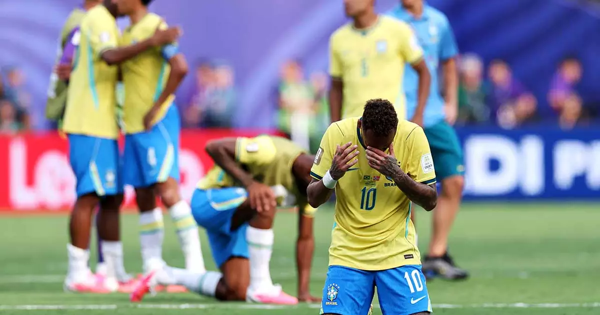 Neymar viaja para folga com família e não tem data de retorno ao Santos