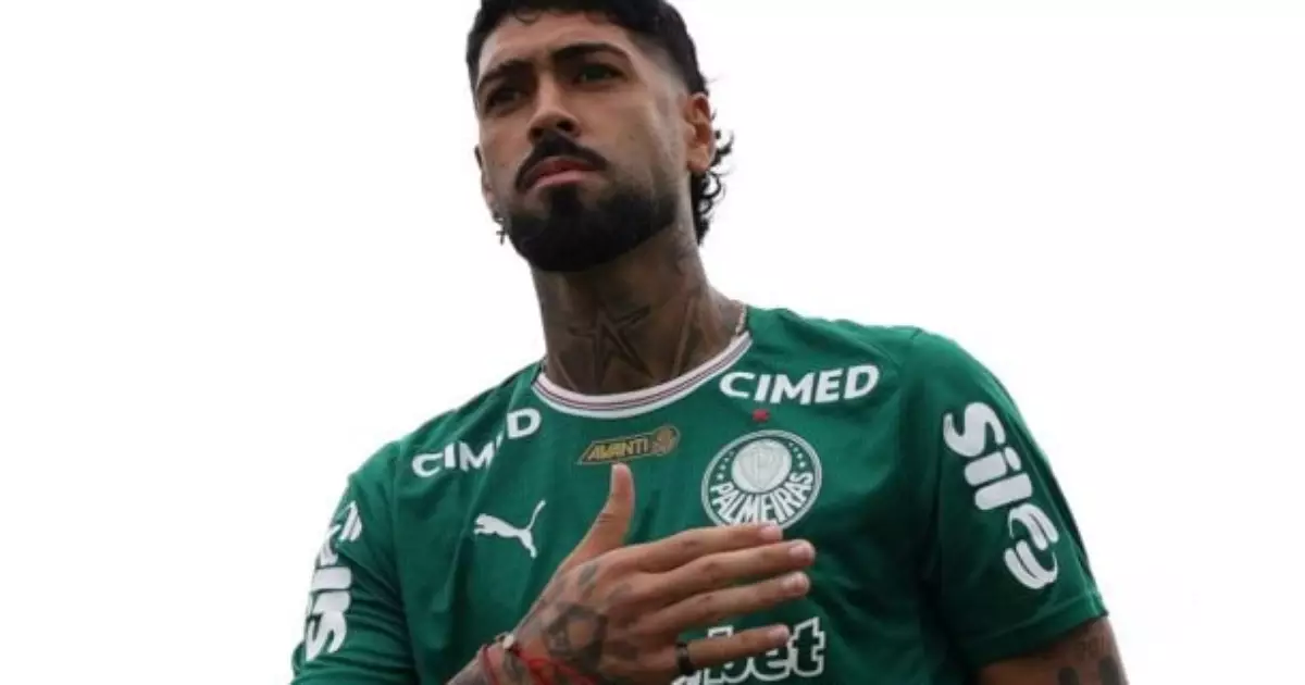 Barboza amplia opções de Abel, que estuda esquema com três zagueiros no Palmeiras