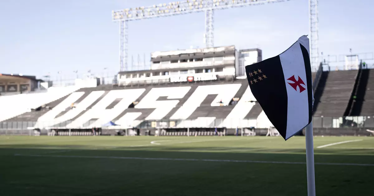 Ex-atacante do Manchester United é oferecido ao Vasco, Corinthians e Internacional