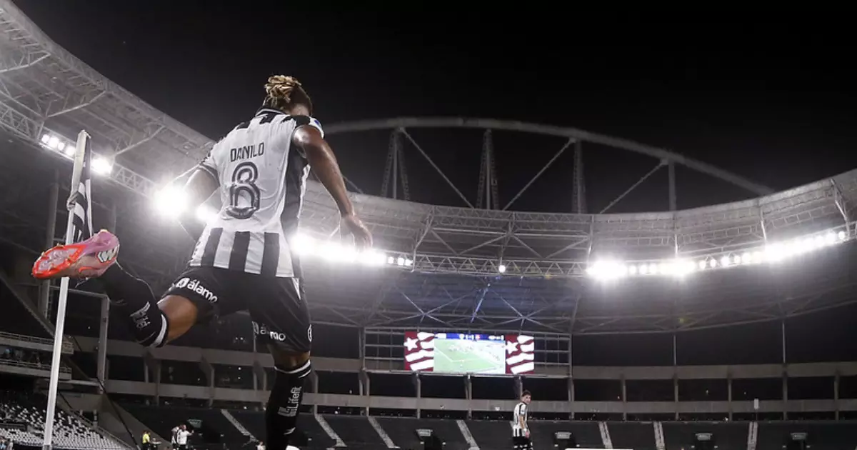 A publicação de Danilo direcionada a torcida do Botafogo
