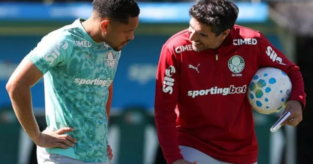 Palmeiras tem retornos de Carlos Miguel e Vitor Roque em treino