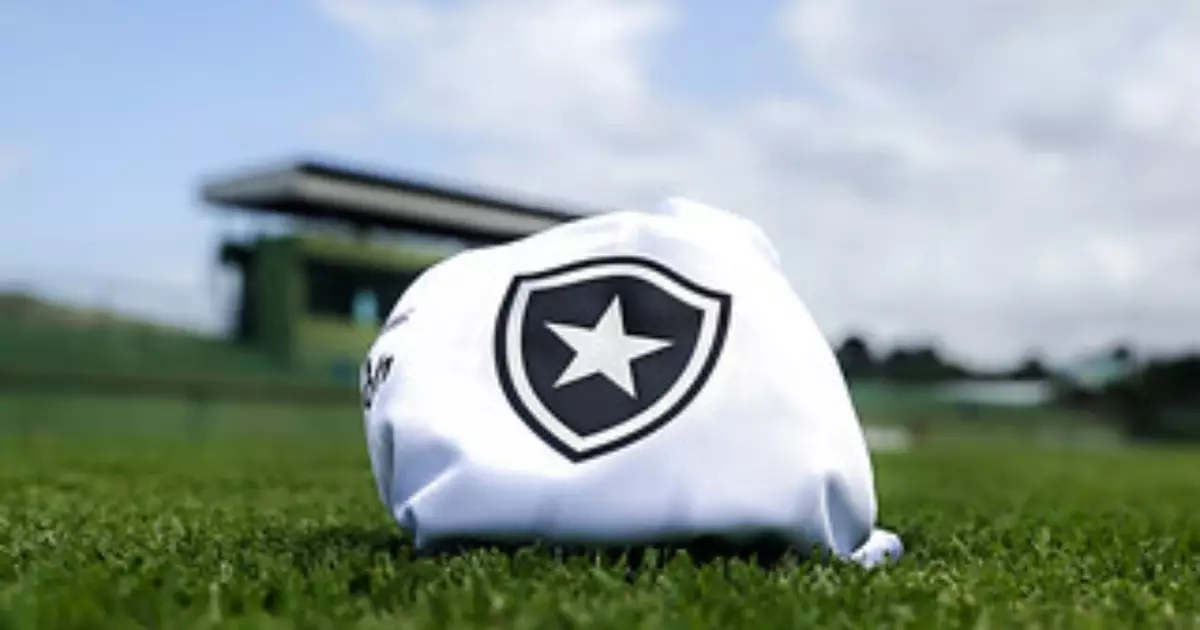 Revelação do Flamengo é contratada, provocação entre os jogadores e recado de Marçal para Textor: as últimas notícias do Botafogo