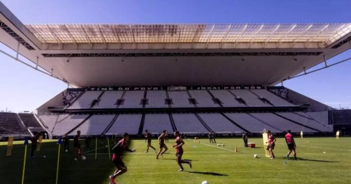 Jogadores do Corinthians demonstram incômodo com novo gramado da Neo Química