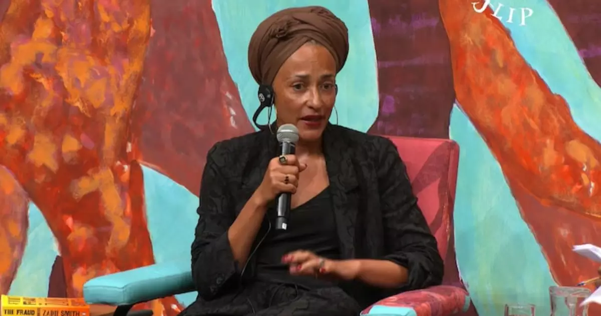 'Uma personagem perfeita pode ser opressiva; preciso pensar em mim como ser humano', diz Zadie Smith