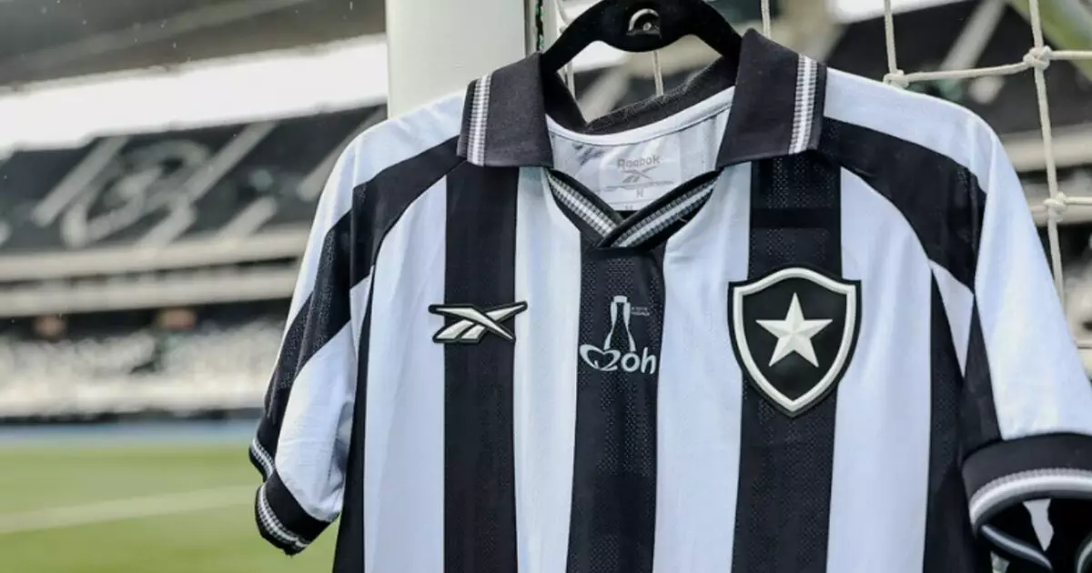 Botafogo acerta contratação e recebe elogios de adversário brasileiro