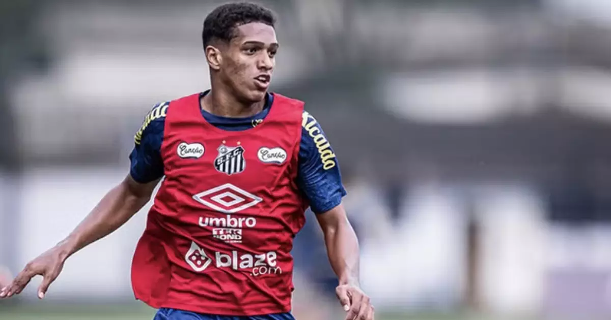 Benfica oferece R$ 116 milhões por jogador, e Santos pode lucrar com negociação