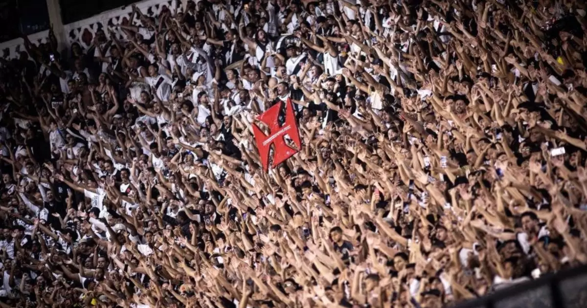 Torcedores do Vasco demonstram insatisfação após classificação na Sul
