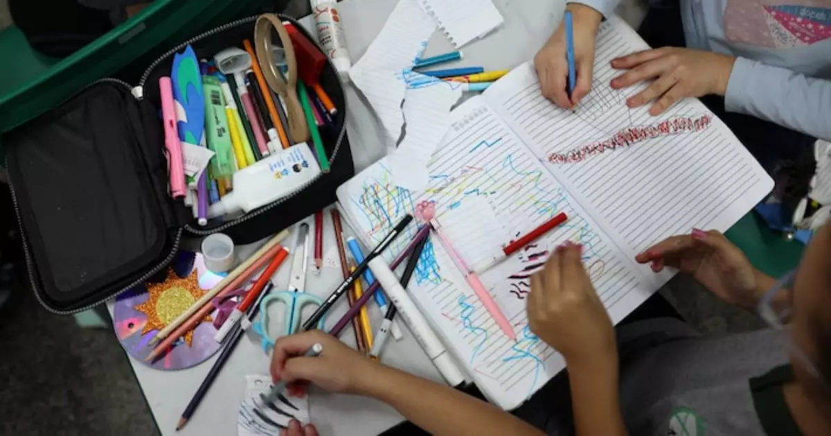 Brasil avança no ensino fundamental e no médio, mas ainda não bate maioria das metas de 2021 no Ideb