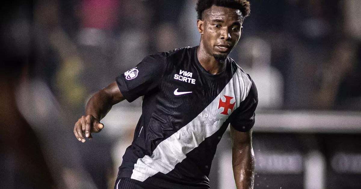 Jornalista faz dura crítica às atitudes de Thiago Mendes na partida entre Vasco e Santos