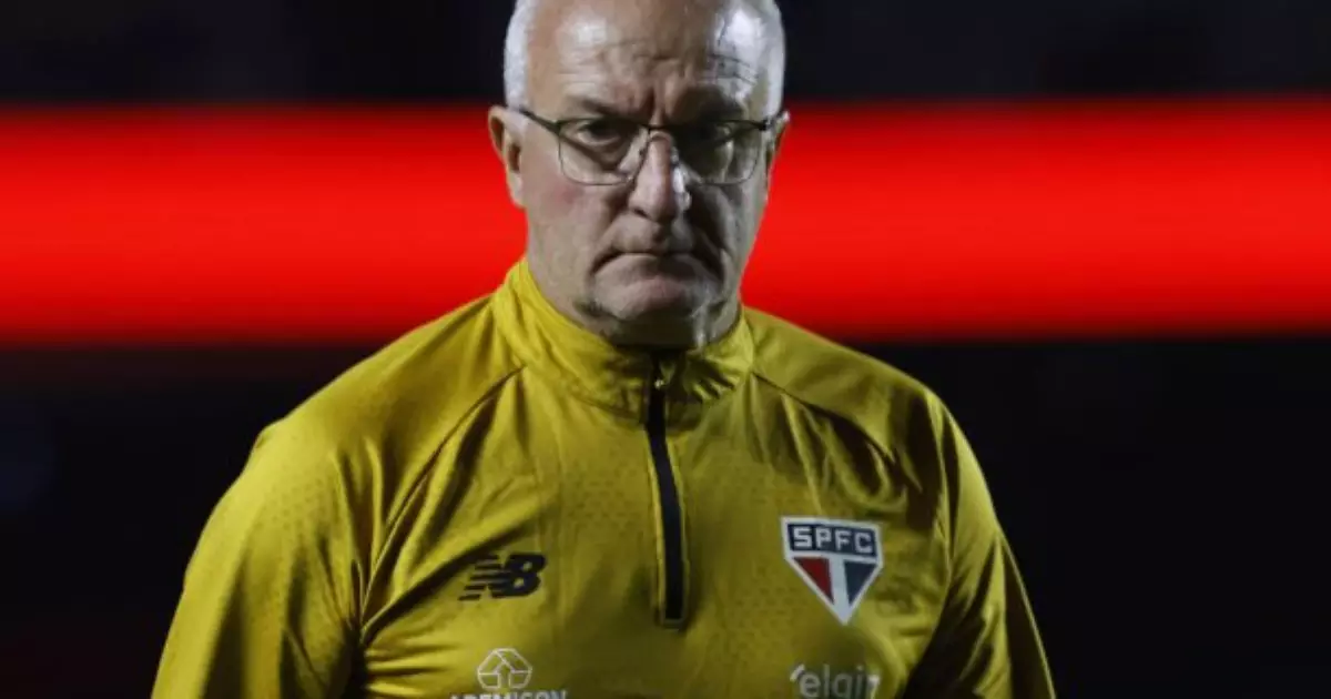 Mesmo com classificação, Dorival mantém cobrança por evolução no São Paulo