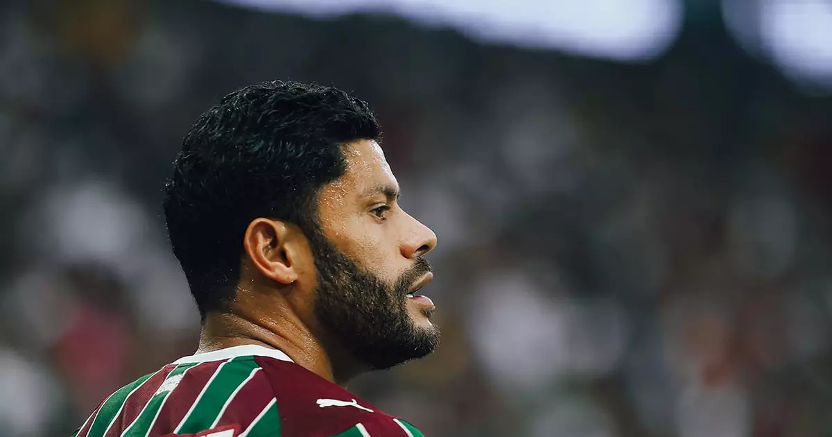 Gol de Hulk tem "bola fantasma" e chama atenção no Maracanã
