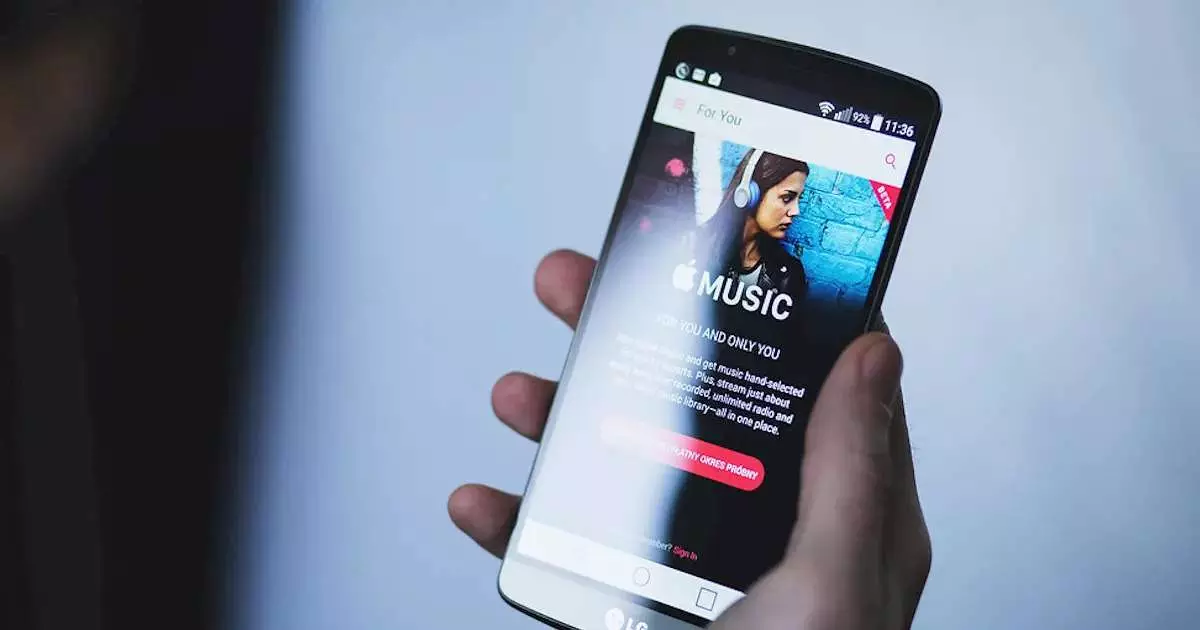 Apple Music implementará rótulos para músicas geradas por IA ainda este ano