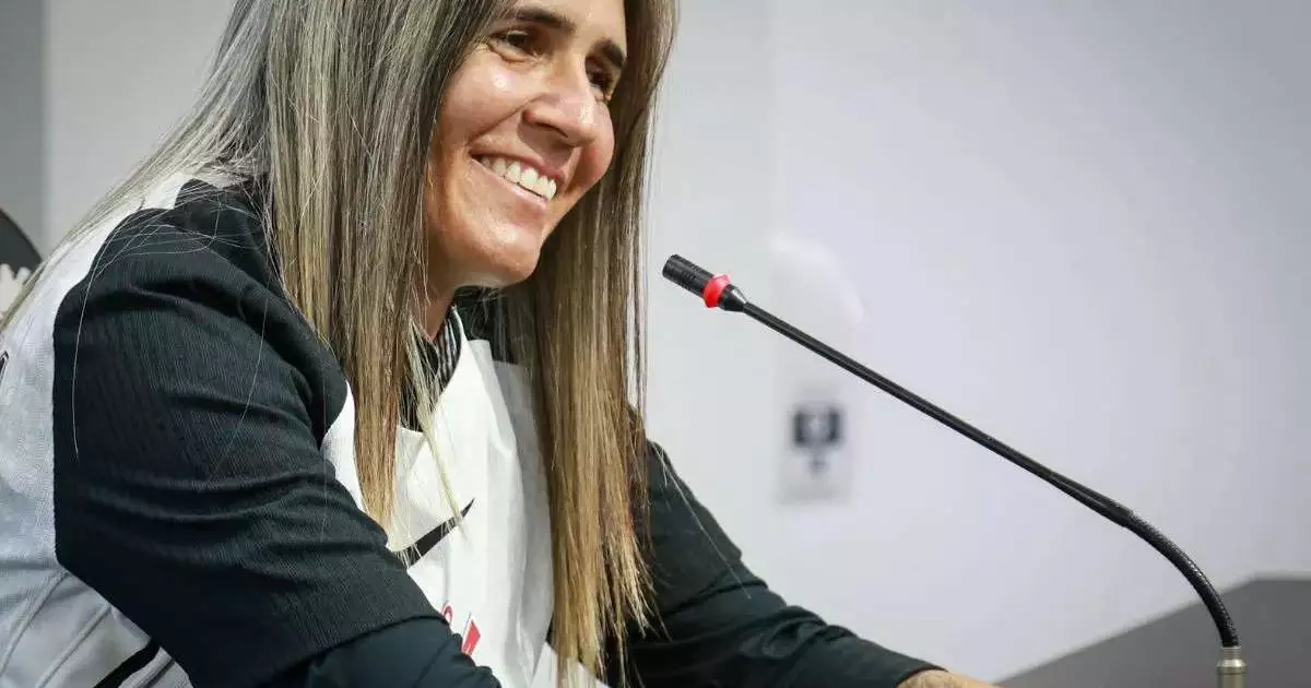 Emily Lima responde a protesto da torcida após derrota do Corinthians