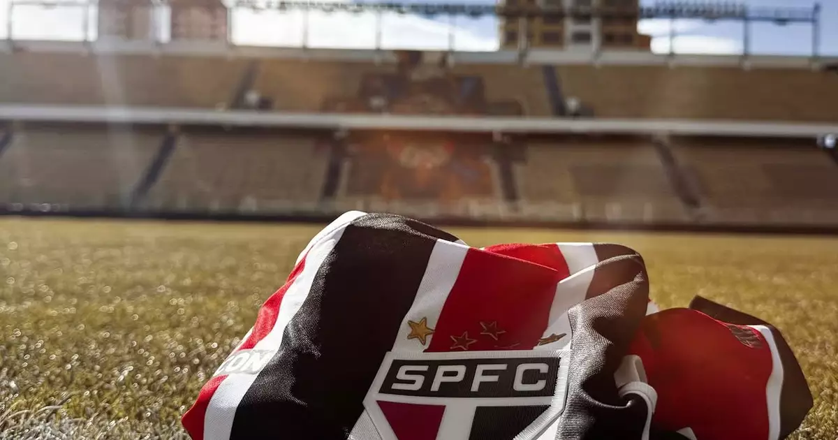 Ele foi descartado pelo Vasco, e agora poderá assinar com o São Paulo