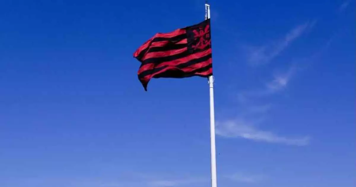 Diretoria abre negociação importante, titular vira alvo de críticas e Samuel Lino ganha moral: as últimas notícias do Flamengo