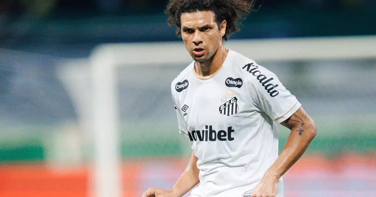 "Não foi uma postura digna de Santos", diz Arão após derrota na Copa do Brasil