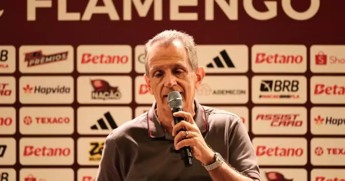 Ele jogou a Copa do Mundo, foi oferecido ao Flamengo mas descartado pela diretoria