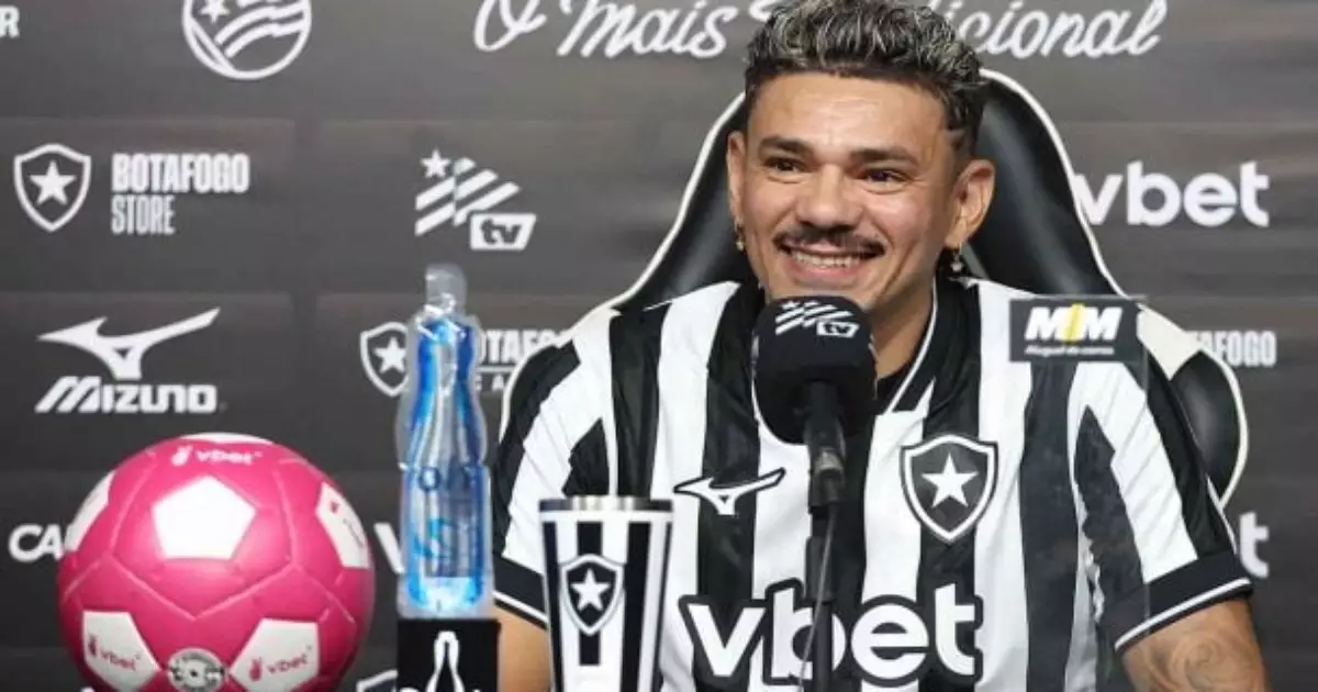 Quase sem filtro, Tiquinho solta o verbo em retorno ao Botafogo