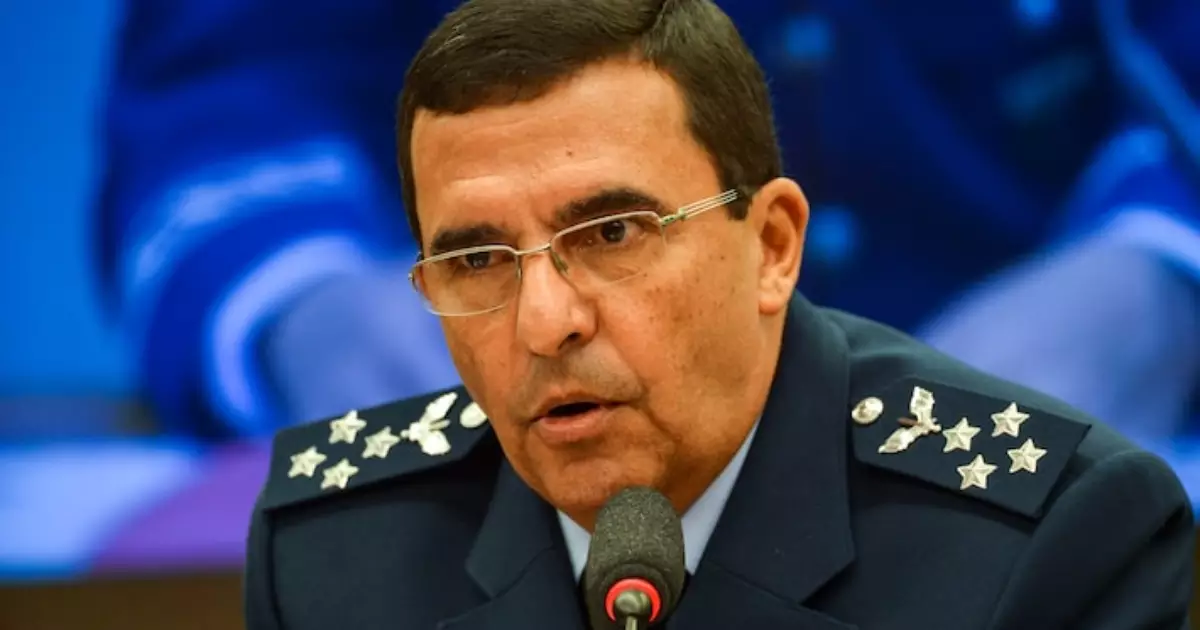 Ex-comandante da FAB chama de 'leviandade' fala de Flávio Bolsonaro sobre suposto apoio a Lula