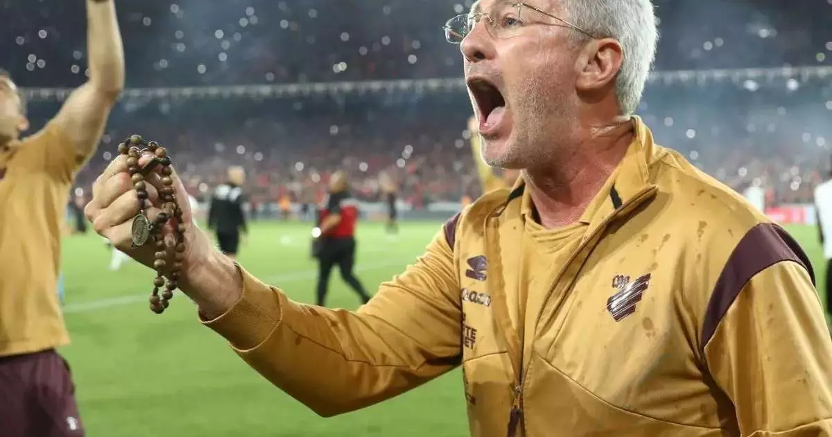 Odair Hellmann se aproxima de recorde que o Athletico não vê há 44 anos; veja