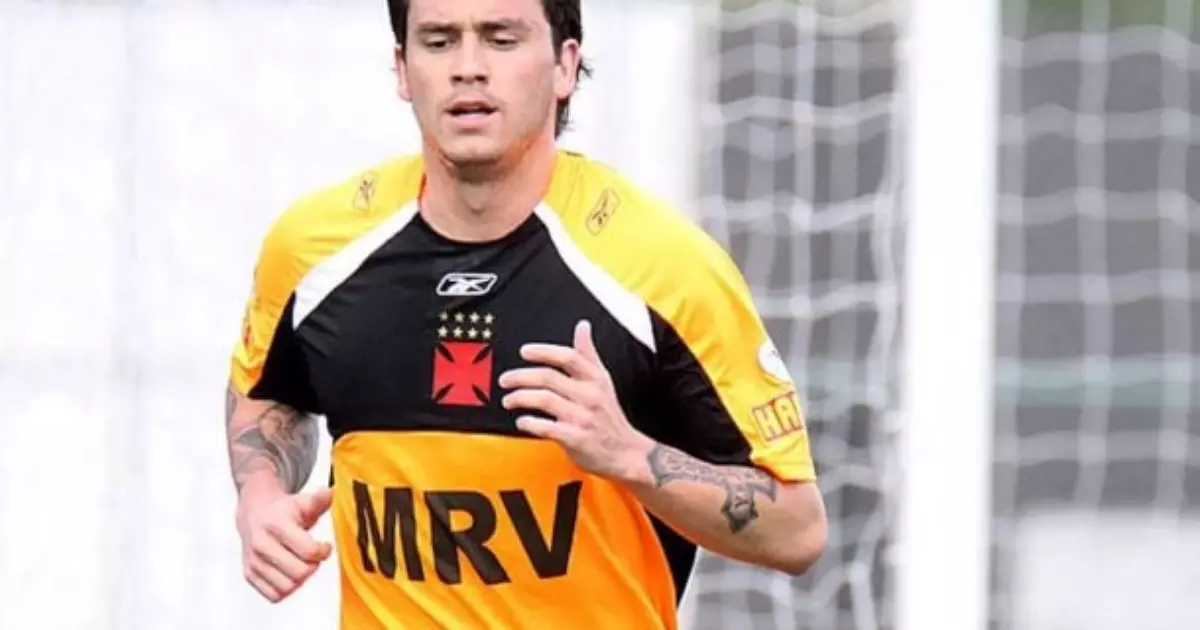 Ex-Vasco, Pinilla reconhece problemas na carreira com bebida e vida noturna