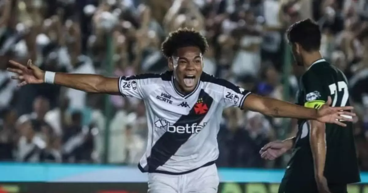 Jovem do Vasco entra na mira de clube árabe comandado por Carille