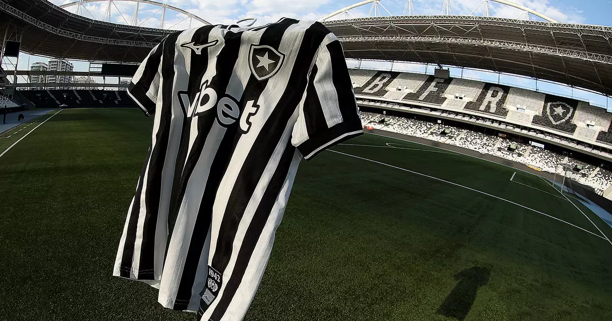 Botafogo acerta saída de meio