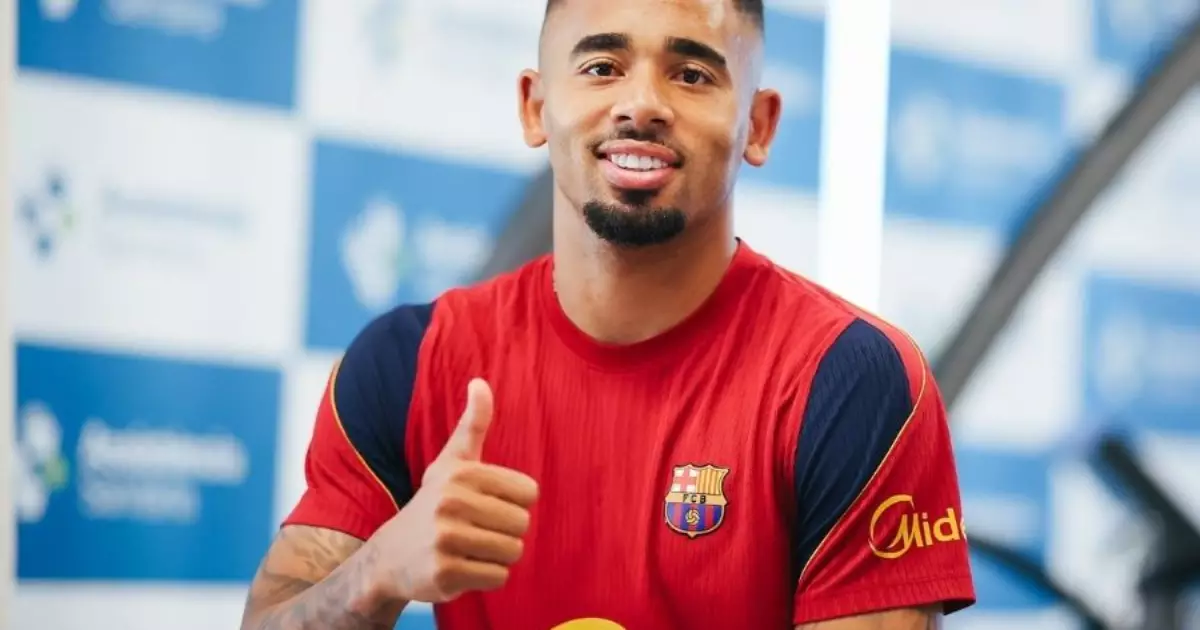 Gabriel Jesus é anunciado pelo Barcelona após deixar o Arsenal