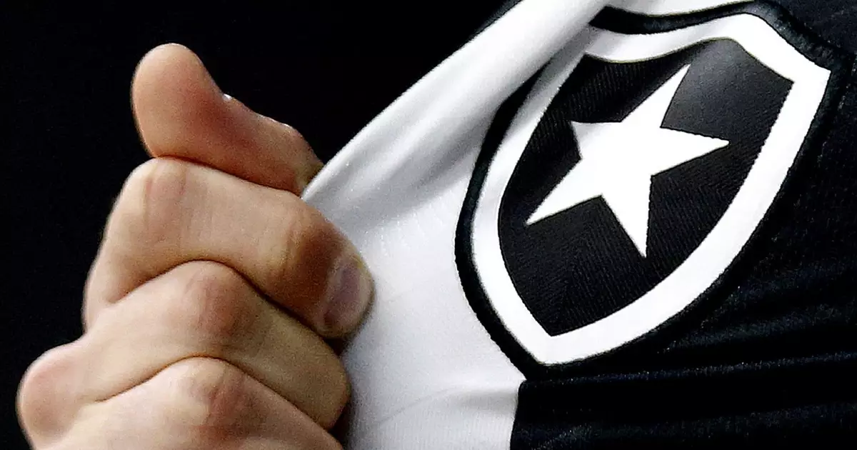 Botafogo fica mais perto de contratar 'treinador top' após fazer contato