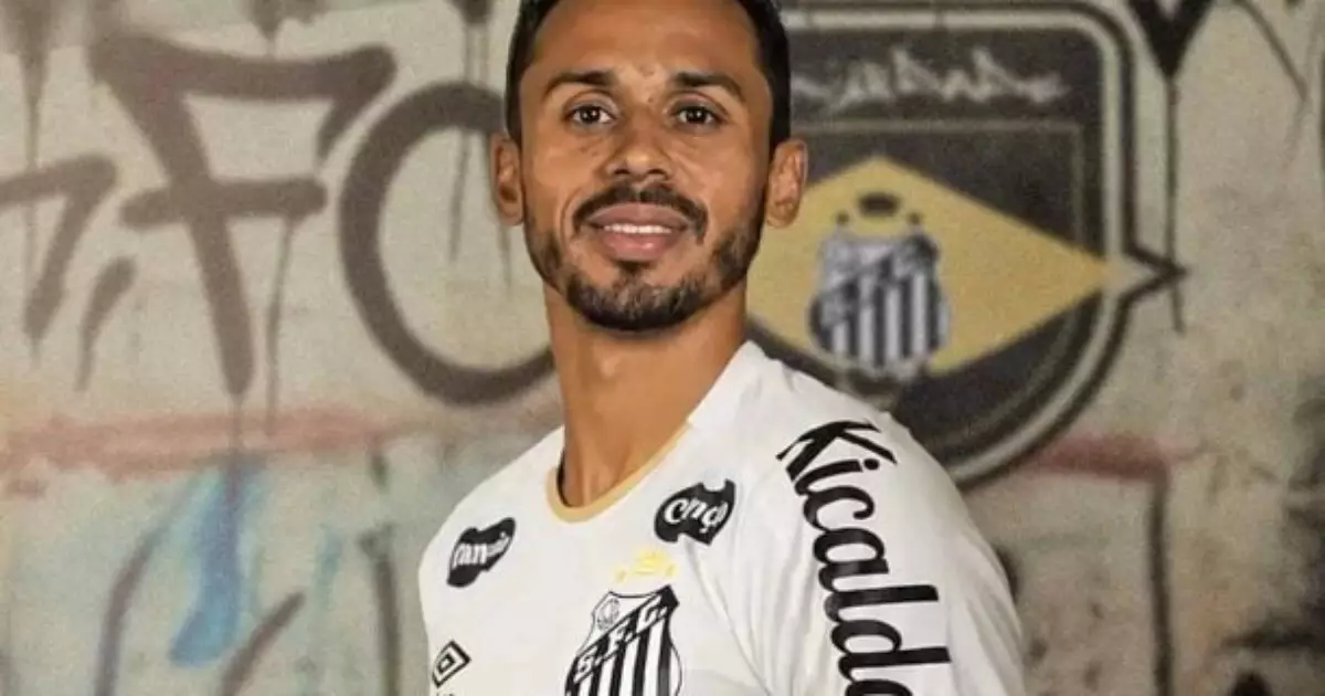 Santos anuncia Lima e reforça meio