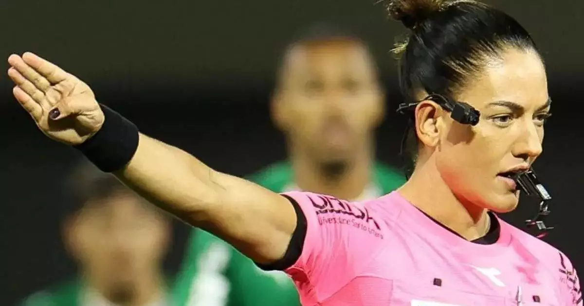 Quem é Daiane Muniz, árbitra de Cruzeiro x Athletico