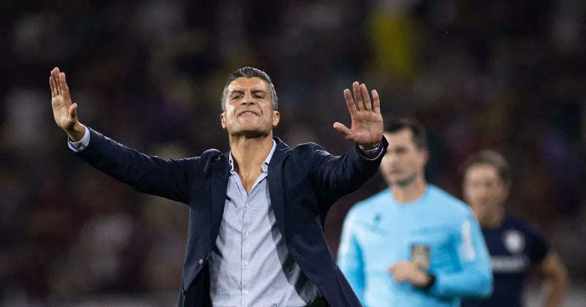 Vasco busca contratação de ex