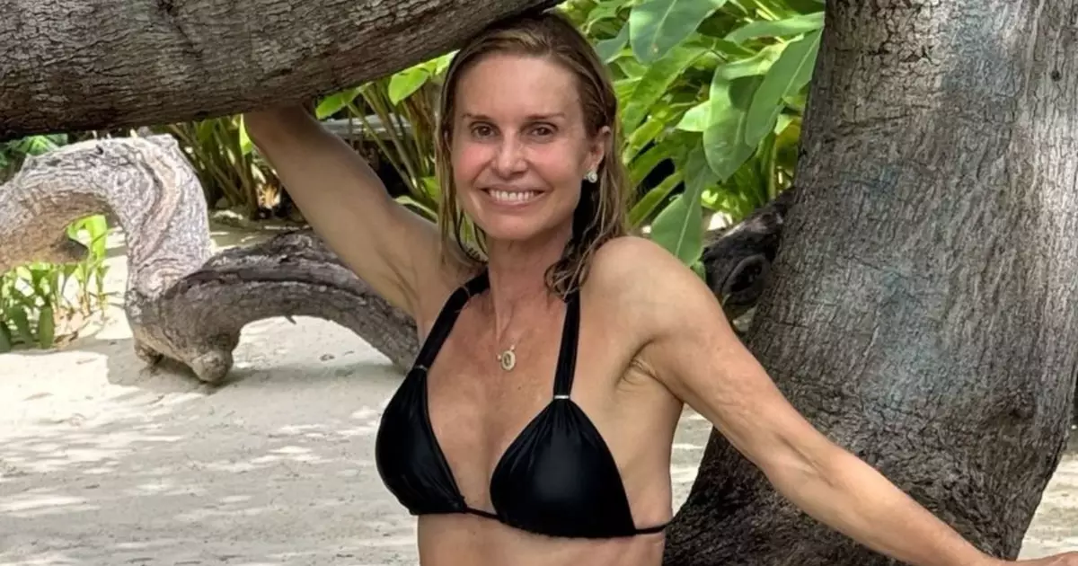 Aos 59 anos, Paula Burlamaqui, atriz de 'Avenida Brasil', causa com declaração polêmica: 'Eu acho que o envelhecimento é o castigo do ser humano, não vejo nada de bom'