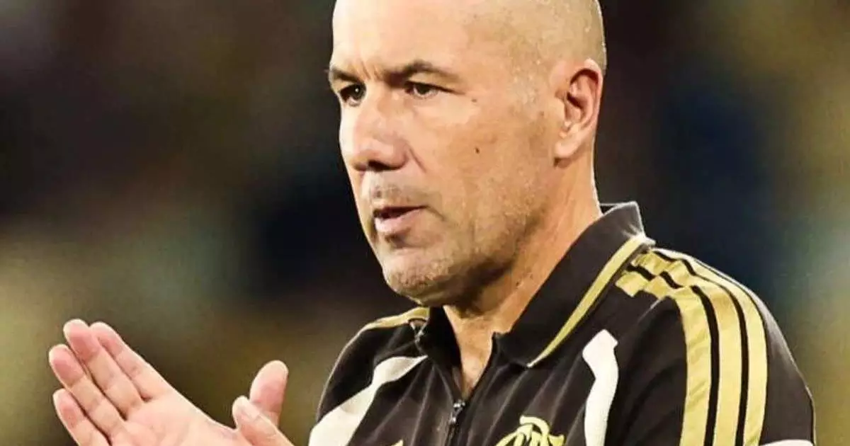 Leonardo Jardim alerta Flamengo após vitória e evita clima de "oba oba"