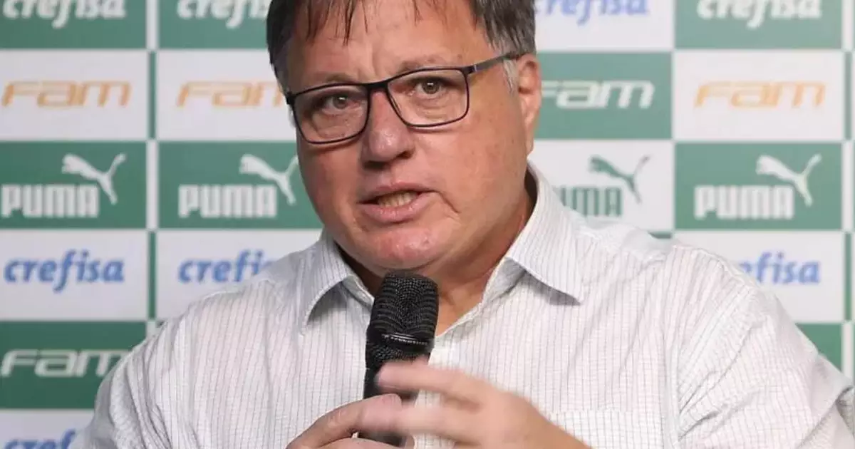 Anderson Barros pontua falhas do momento do Palmeiras