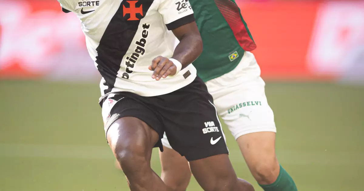 Andrés Gómez, Thiago Mendes, Puma Rodríguez, Léo Jardim, Robert Renan, Cuesta, Saldívia, Barros, Paulo Henrique e Cuiabano: os jogadores do Vasco com mais partidas completas no Brasileirão