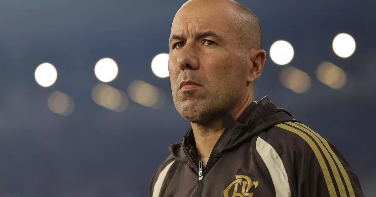 Leonardo Jardim valoriza vitória do Flamengo na altitude e projeta mudanças no time para domingo