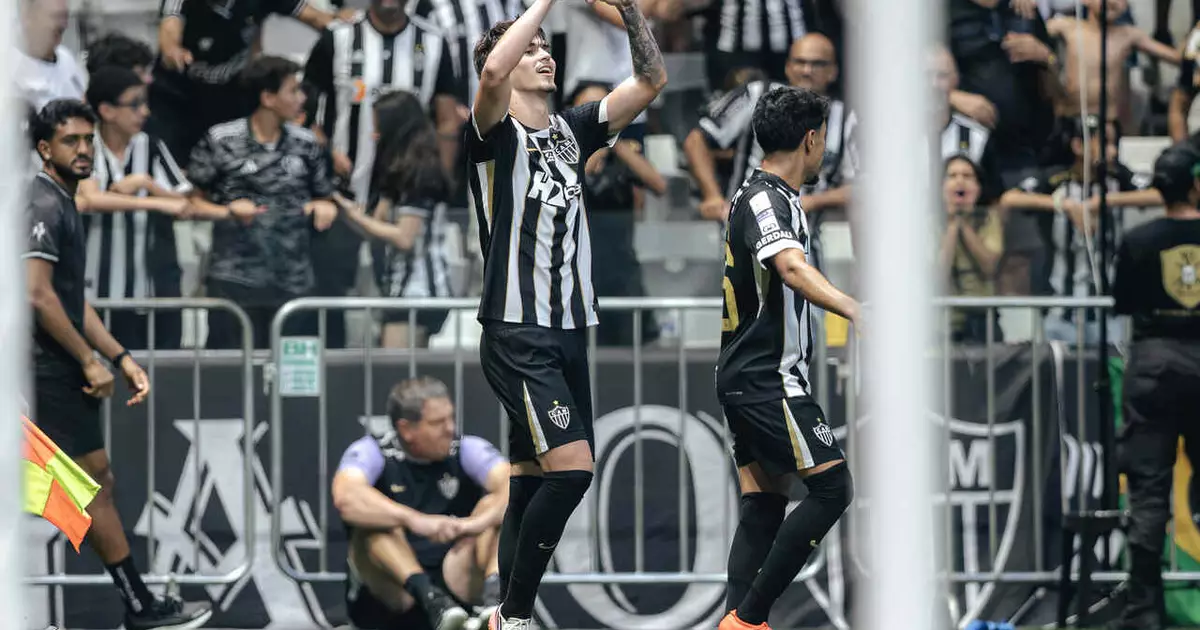 Vitão faz primeiro gol pelo Atlético após convocação para Seleção